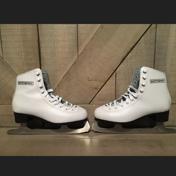 Winnwell Girls Figure Skates Size 4J Scratched - Picture 2 of 12